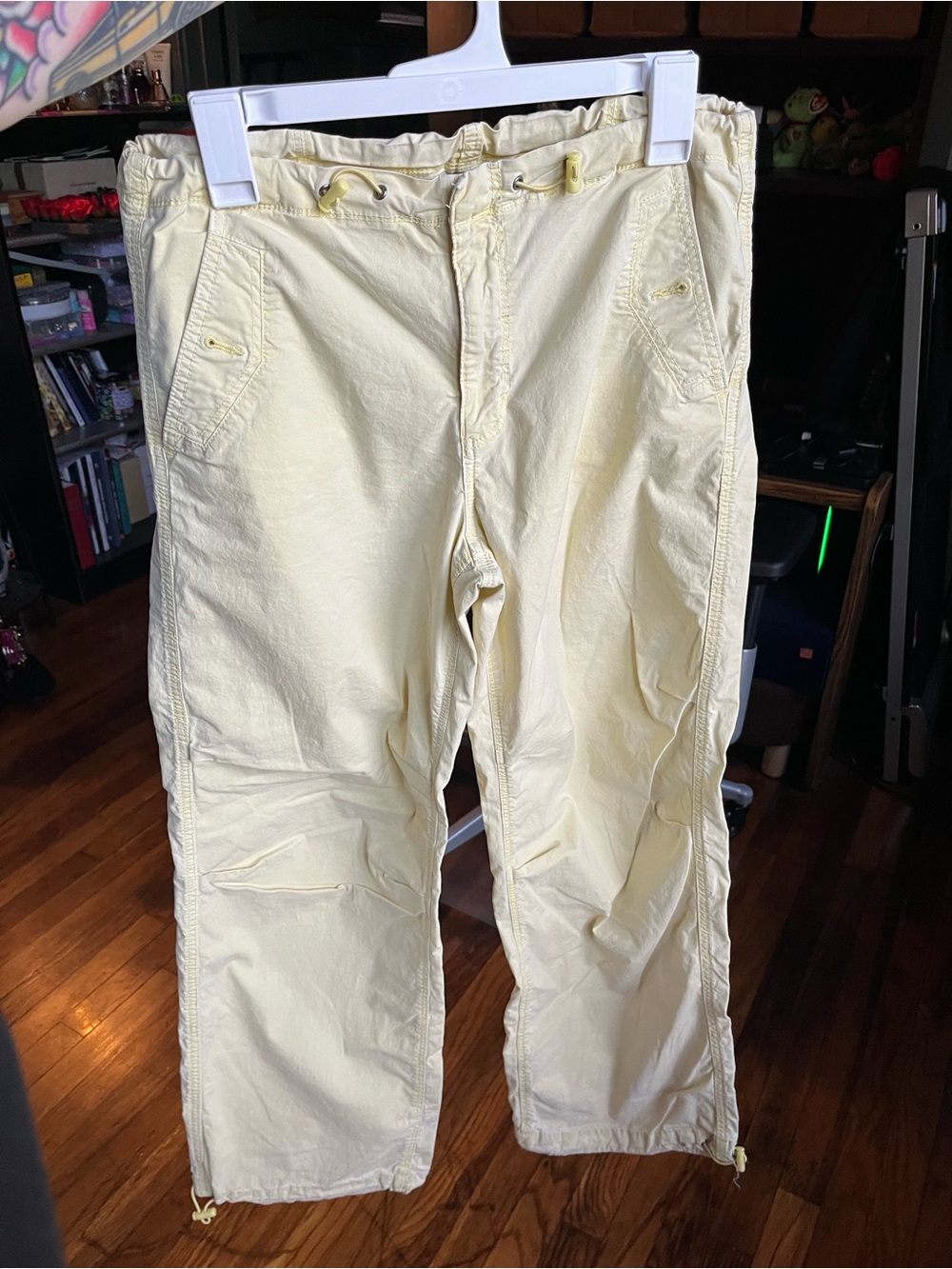 American Eagle Outfitters Light Yellow Drawstring Pants